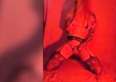 Transbimbo doxies herself to the whole gang in a solo try-out