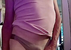 Mature CD Janis Wylde fresh out of the shower