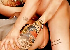 Empinando a la comadre, le encanta la verga