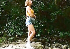 Sex in a public place! Creampie!