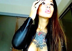 Amateur Big Boobs jerks Big Dick