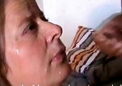 Amatör svensk avsugning i borlange slutar med en ansiktsbehandling
