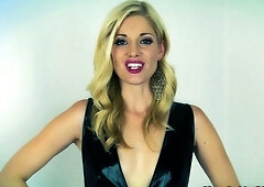 Chubby blonde brianna solo masturbation