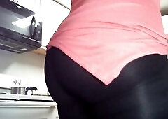 Gassy in ebony