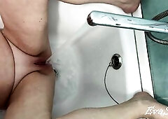 my quick climax with convulsions from a jet of water