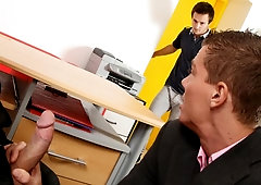 Denis Reed casting Aslan Brutti in a low-key 3some