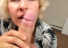 Kinky mother I'd like to fuck likes to rub your weenie and craves all your cum