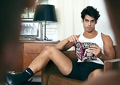 Nico Leon dominated by beefy daddy Sharok