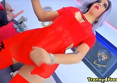 Hot Shemale Masturbate Her Horny Dick