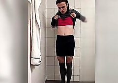 Extremly pee in my panties and wetting my entire buddy with pee