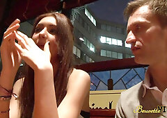 Evy, a 18 ans, elle a des envies de sodomie