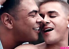 Hunk men Draven Navarro and Andy Taylor slupring dicks